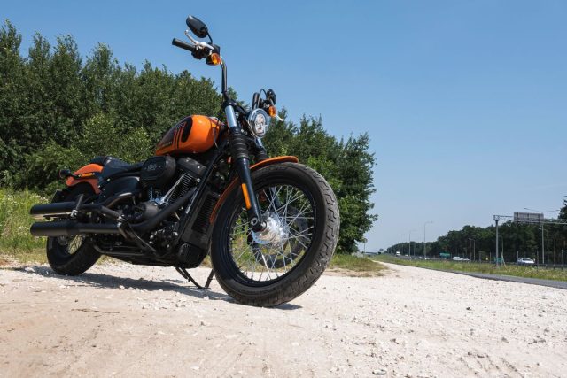 Starcie stalowych nowości 2021 &ndash; Harley Davidson Street Bob vs Indian Super Chief Limited [test, opinie, dane techniczne]