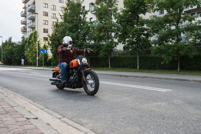 Starcie stalowych nowości 2021 &ndash; Harley Davidson Street Bob vs Indian Super Chief Limited [test, opinie, dane techniczne]