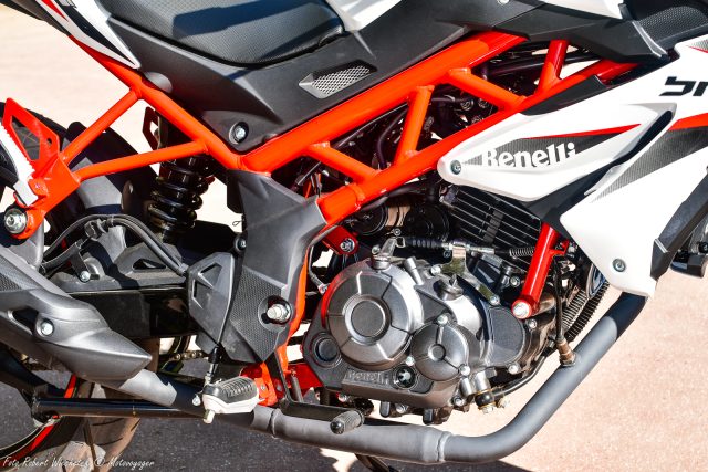 Benelli BN 125 nowość 2020 test dane techniczne opinia cena