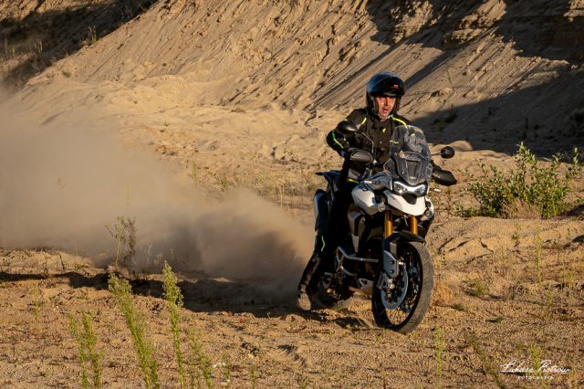 9 recept na turystyczne enduro 2020 – wielki test porównawczy dziewięciu motocykli segmentu adventure