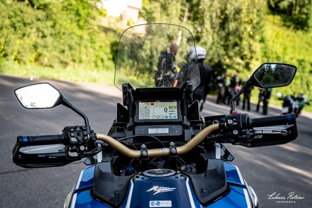 9 recept na turystyczne enduro 2020 – wielki test por&oacute;wnawczy dziewięciu motocykli segmentu adventure