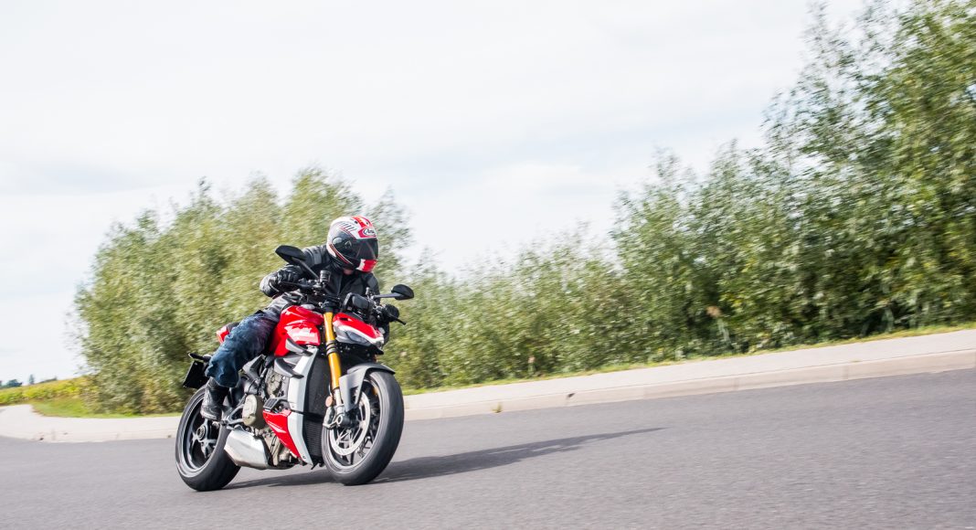 Ducati VS Streetfighter  test dane techniczne opinia cena