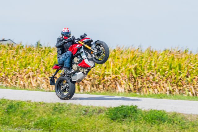 Ducati V4S Streetfighter 2020 test dane techniczne opinia cena (13) DucatiVSStreetfightertestdanetechniczneopiniacena