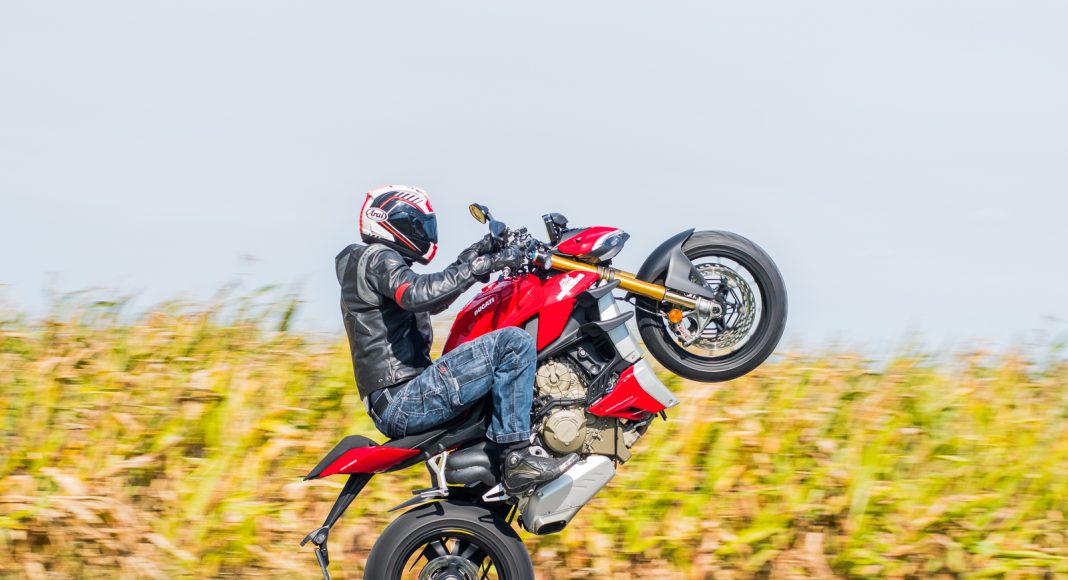 Ducati VS Streetfighter  test dane techniczne opinia cena
