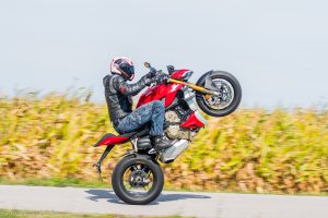 Ducati VS Streetfighter  test dane techniczne opinia cena