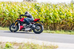 Ducati VS Streetfighter  test dane techniczne opinia cena