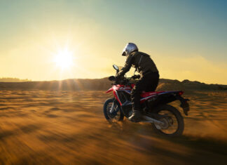 Honda cfrAfrika Twin  motocykl adventure turystyczne enduro na kategorię A