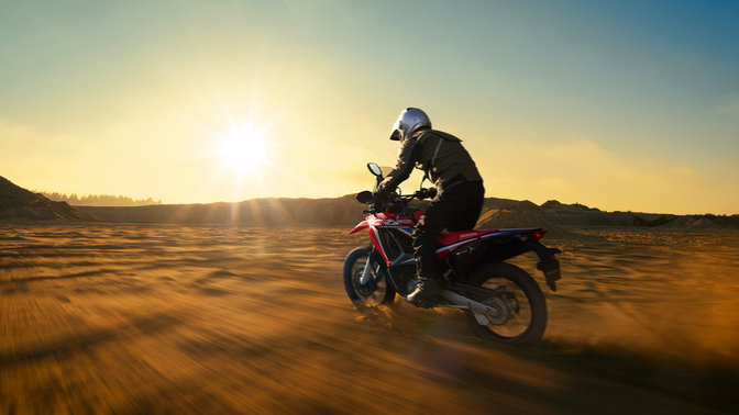 Honda cfrAfrika Twin  motocykl adventure turystyczne enduro na kategorię A