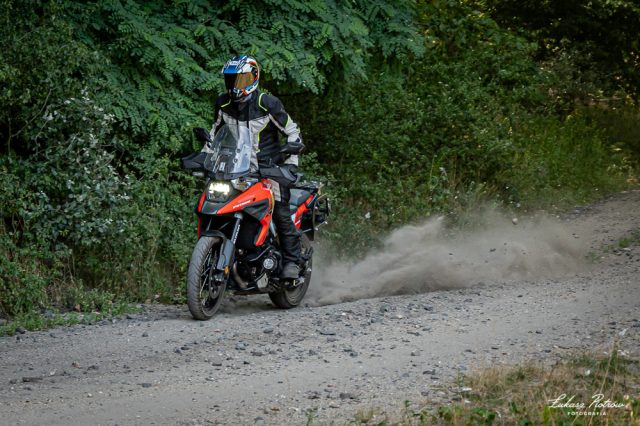 Suzuki V-Strom 1050 XT 2020 test dane techniczne wady zalety opinia