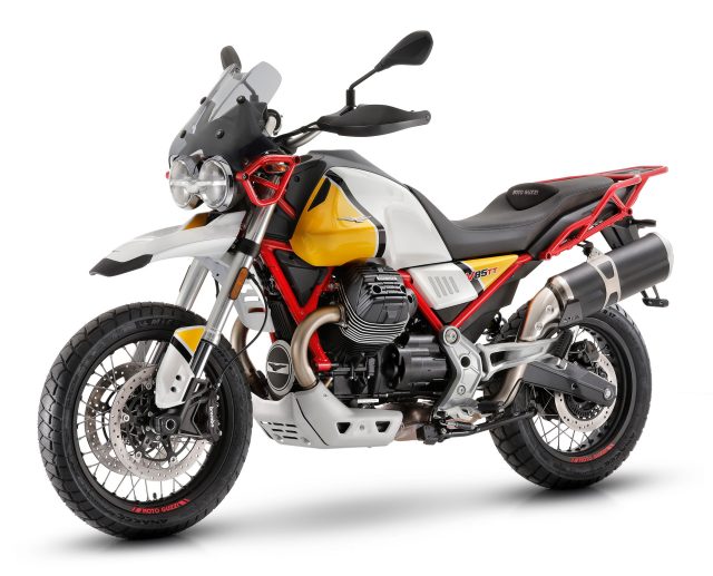 Moto Guzzi V85TT teraz z pakietem akcesori&oacute;w za ponad 3000 zł – GRATIS!
