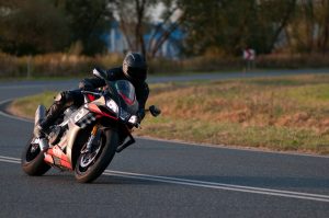 Aprilia RSV4 1100 Factory 2020 opinia cena wady zalety test 11 Aprilia RSV Factory opinia cena wady zalety test