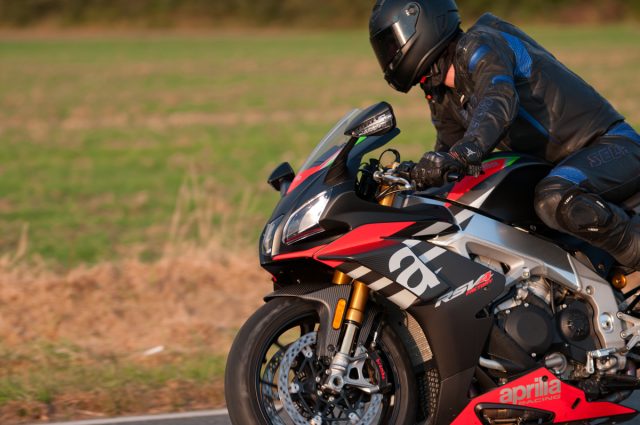 Aprilia RSV4 1100 Factory 2020 opinia cena wady zalety test