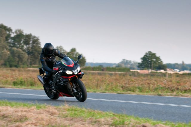 Aprilia RSV4 1100 Factory 2020 opinia cena wady zalety test