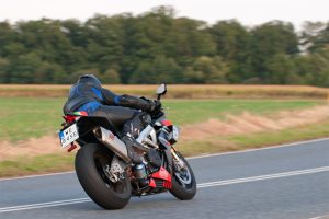 Aprilia RSV4 1100 Factory 2020 opinia cena wady zalety test 16 Aprilia RSV Factory opinia cena wady zalety test