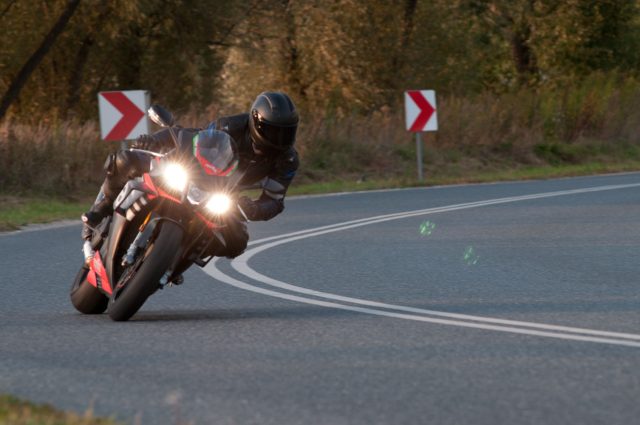 Aprilia RSV4 1100 Factory 2020 opinia cena wady zalety test