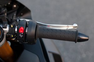 Aprilia RSV4 1100 Factory 2020 opinia cena wady zalety test 25 Aprilia RSV Factory opinia cena wady zalety test