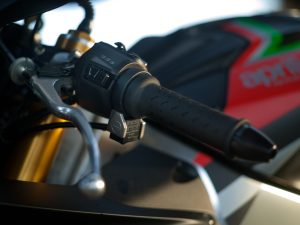 Aprilia RSV4 1100 Factory 2020 opinia cena wady zalety test 36 Aprilia RSV Factory opinia cena wady zalety test