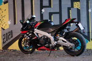 Aprilia RSV4 1100 Factory 2020 opinia cena wady zalety test 7 Aprilia RSV Factory opinia cena wady zalety test