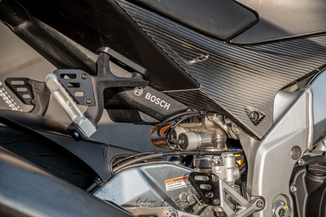 Aprilia Tuono V4 1000 2020 test opinia wady zalety cena_10 Aprilia Tuono V test opinia wady zalety cena