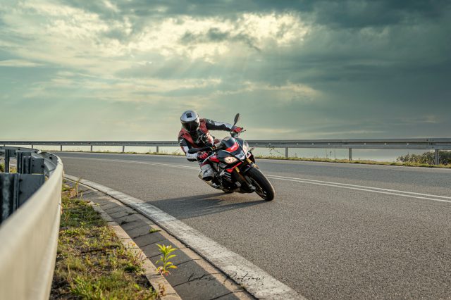 Aprilia Tuono V4 1100 Factory 2020 – nagość w rytmie sport [TEST, OPINIA, GALERIA, DANE TECHNICZNE, WADY, ZALETY]