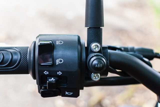 Benelli Leoncino 500 2020 test dane techniczne opis wady zalety cena