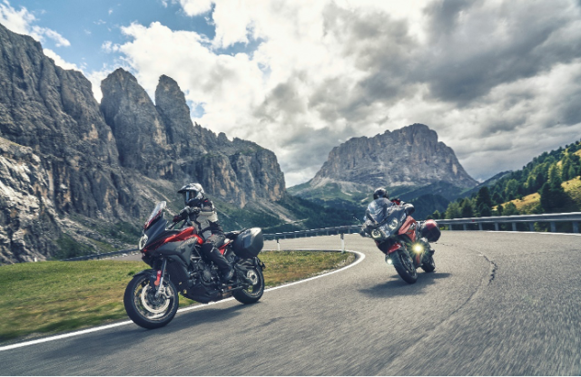 Bridgestone Battlax Sport Touring T32 i T32GT – 13% lepsza przyczepność na mokrej nawierzchni…