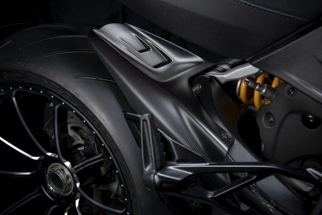 Akcesoria Ducati Performance – by podkreślić sportowy charakter Diavel 1260