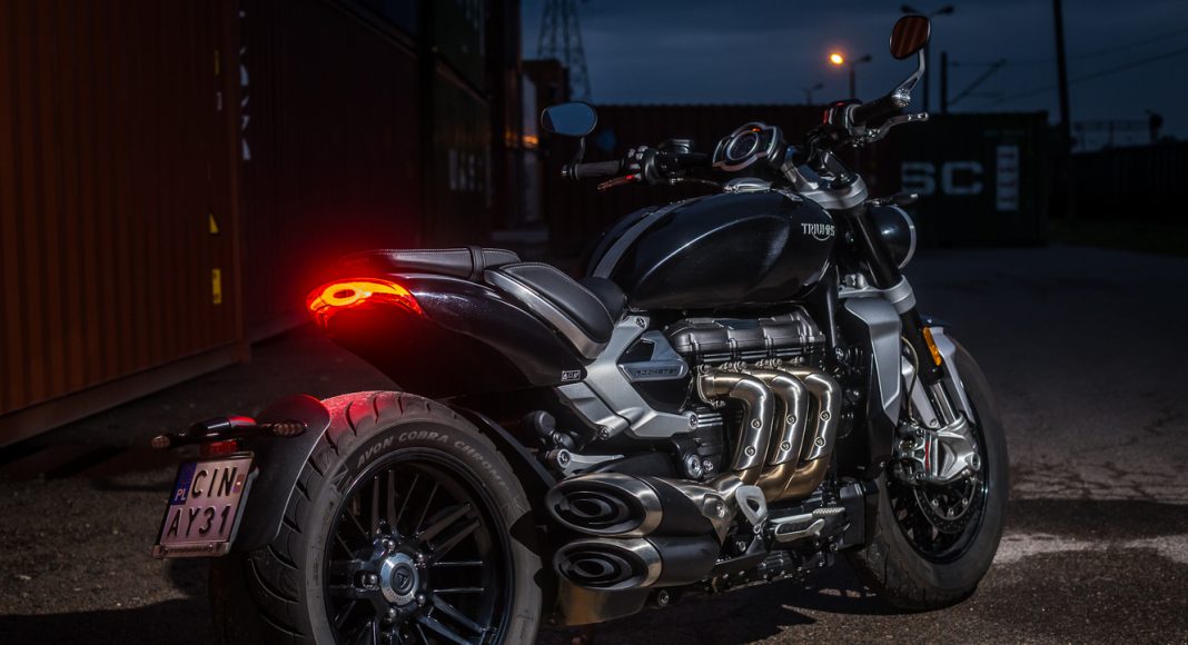 TriumphRocketIIItestdanetechnicznecenaopiswadyzalet