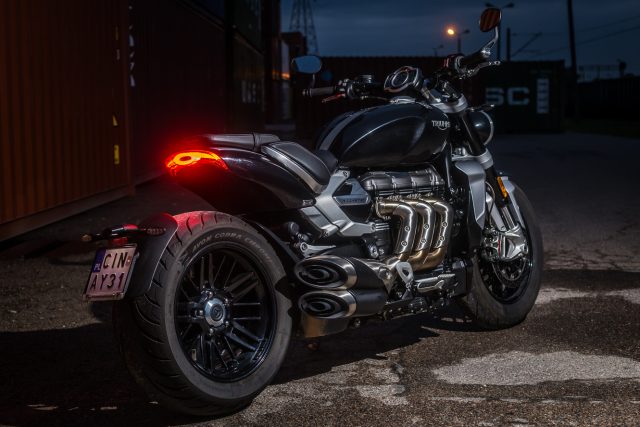 Triumph Rocket 3 III test dane techniczne cena opis wady zalet