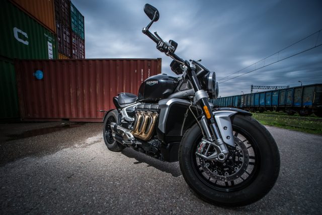 Triumph Rocket 3 III test dane techniczne cena opis wady zalet