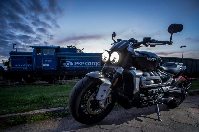 Triumph Rocket 3 III test dane techniczne cena opis wady zalet