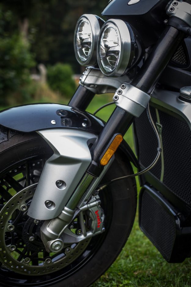 Triumph Rocket 3 III test dane techniczne cena opis wady zalet