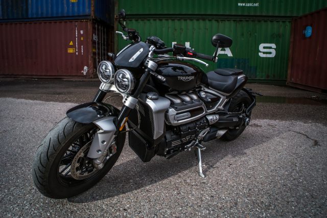 Triumph Rocket 3 III test dane techniczne cena opis wady zalety