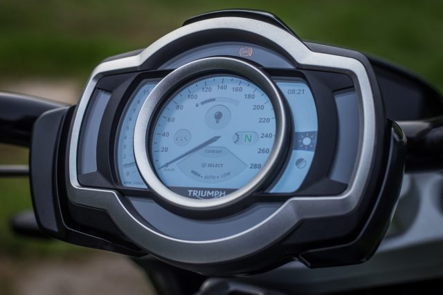 Triumph Rocket 3 III test dane techniczne cena opis wady zalet