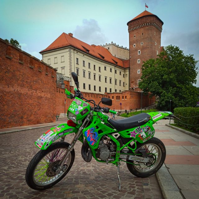 Dziewczyna z Olsztyna i Kawasaki KDX 125 2T na Końcu Świata [relacja]
