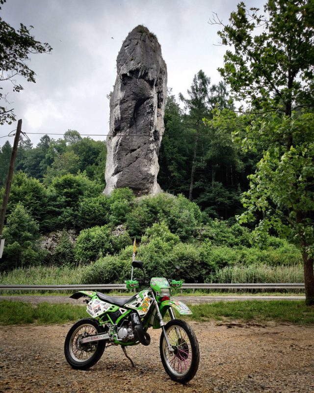 Dziewczyna z Olsztyna i Kawasaki KDX 125 2T na Końcu Świata [relacja]