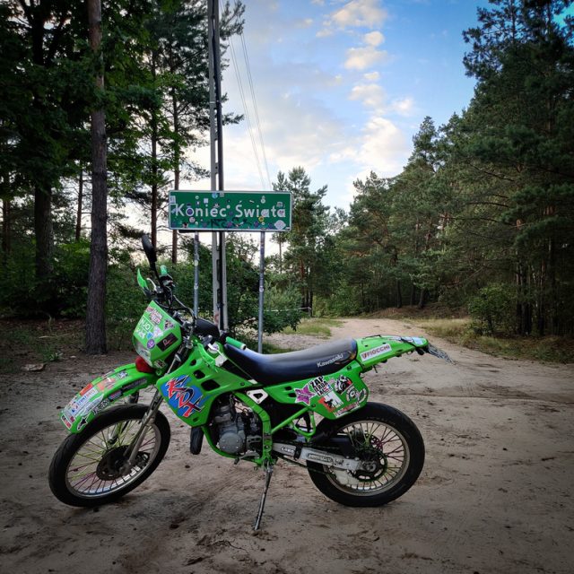 Dziewczyna z Olsztyna i Kawasaki KDX 125 2T na Końcu Świata [relacja]