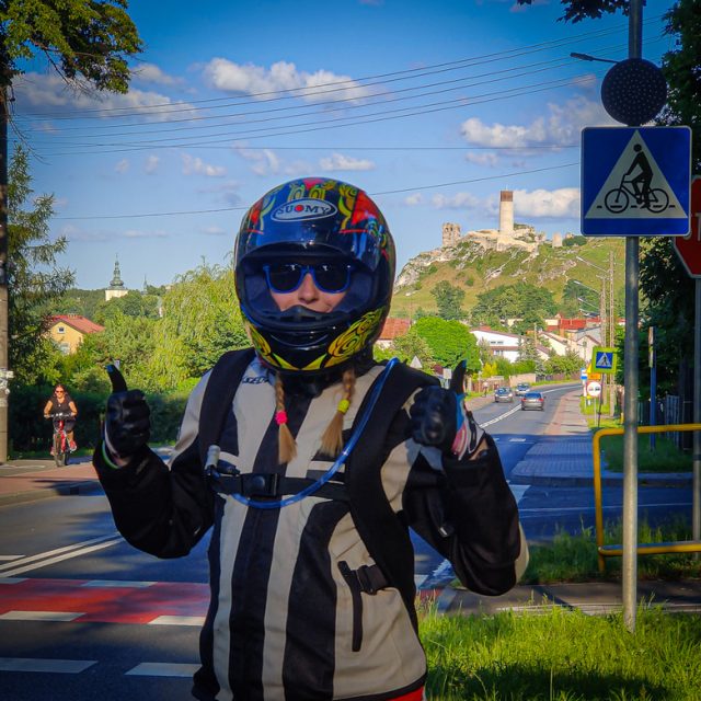 Dziewczyna z Olsztyna i Kawasaki KDX 125 2T na Końcu Świata [relacja]