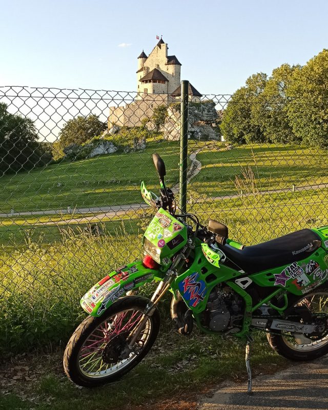 Dziewczyna z Olsztyna i Kawasaki KDX 125 2T na Końcu Świata [relacja]