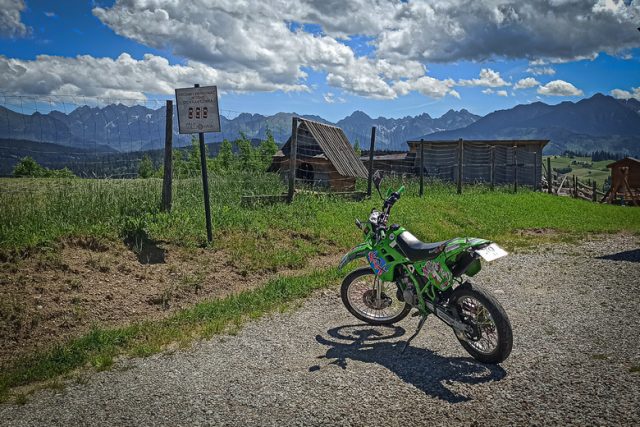 Dziewczyna z Olsztyna i Kawasaki KDX 125 2T na Końcu Świata [relacja]