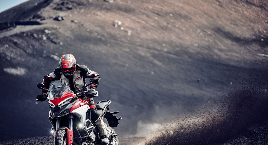 Ducati Multistrada V V S Sport zdjęcia dane techniczne opis  scaled