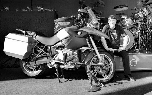 Znani motocykliści, kt&oacute;rzy odeszli od nas w 2020 roku. Czy kojarzysz ich dokonania?