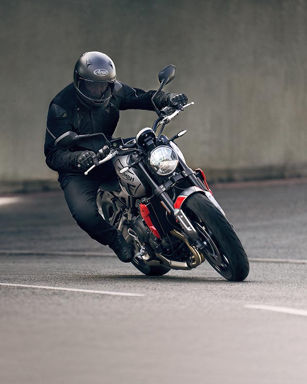 Najmłodsze dziecko rodziny Triumph – Trident 660 – już niedługo w salonach! Kochasz? Doposaż!