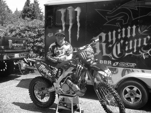 Znani motocykliści, kt&oacute;rzy odeszli od nas w 2020 roku. Czy kojarzysz ich dokonania?