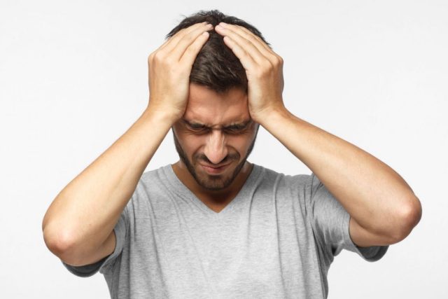 b&oacute;l głowy podczas jazdy na motocyklu co zrobić