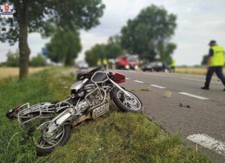 motocykl rozbity rozwalony wypadek straż policja