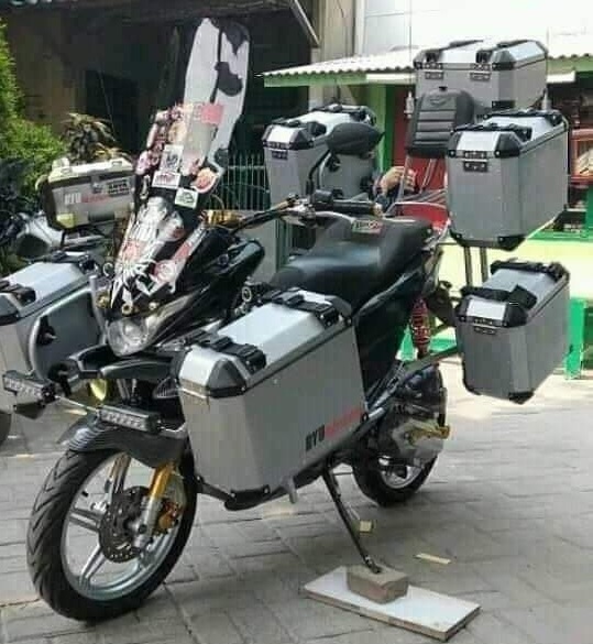 Jak być pozerem, a nie globtroterem. Top 10 sposob&oacute;w [felieton]