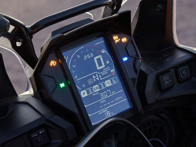 Jak być pozerem, a nie globtroterem. Top 10 sposob&oacute;w [felieton]