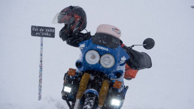 Motocyklem pod namiot, czyli grudniowy nocleg w Alpach na Przełęczy Vars 2108 m m.p.m.