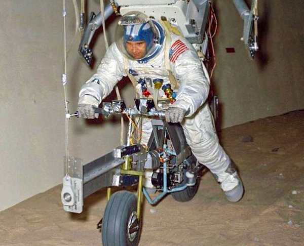 Czy marzenie o jeżdżeniu motocyklem po Księżycu ma szansę na realizację?